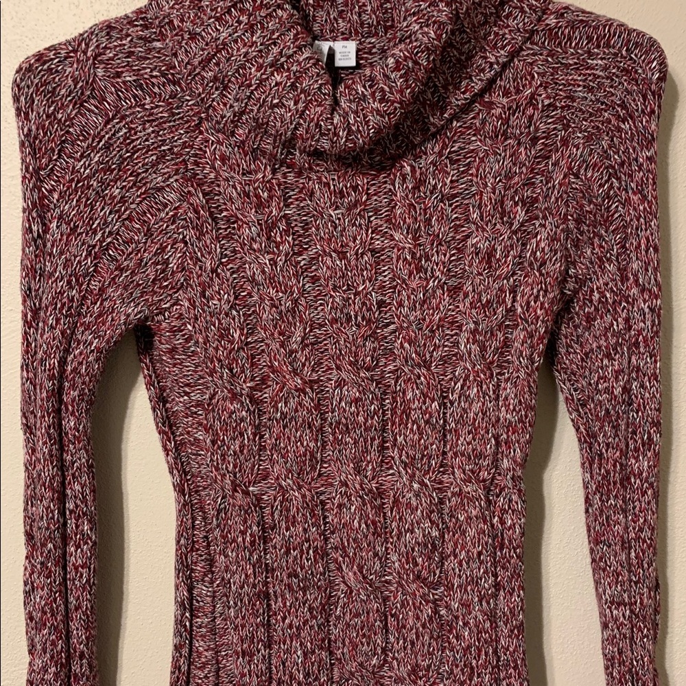 Burgundy weaved with grey tones beautiful sweater